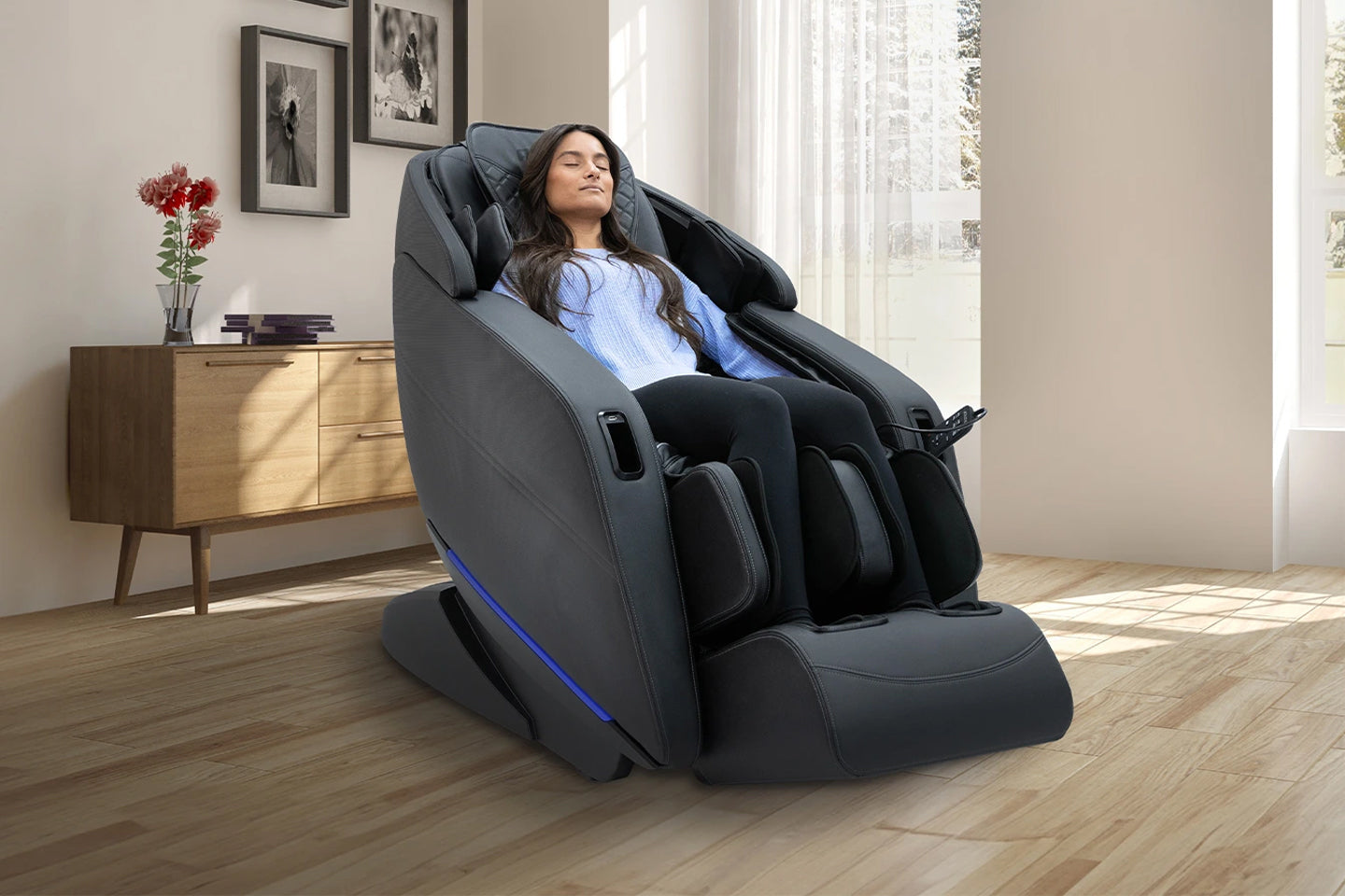 Kyota Yugana M780 4D L-Track Massage Chair - Certified Pre-Owned