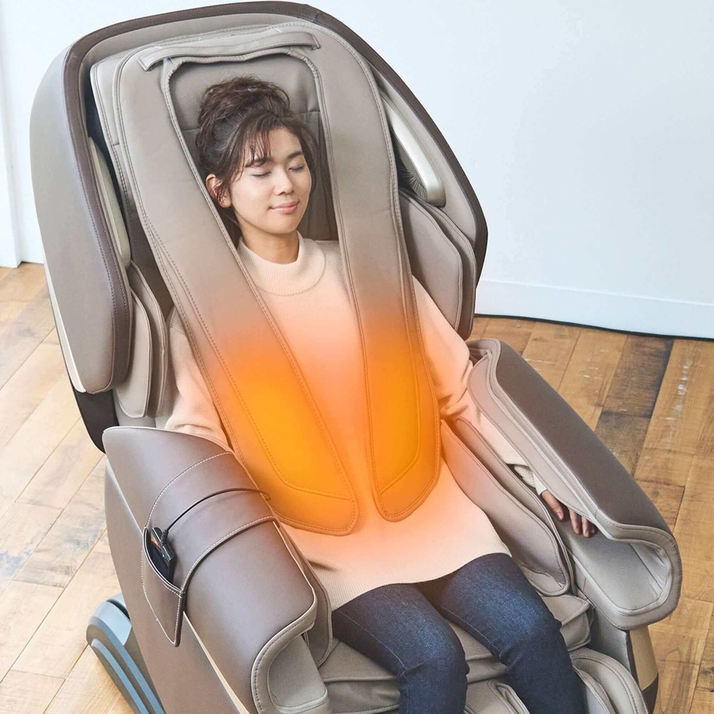 Fujiiryoki Calm Plus 4D Flex Frame SL Track Massage Chair with Lumbar Heated Blanket